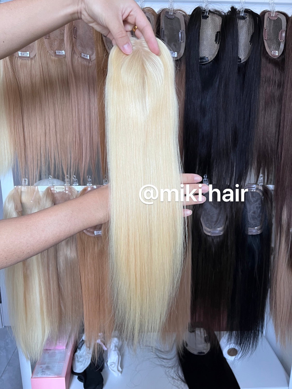 Silk topper blonde color base size 3*5inch ,4*5inch , 5*6inch , 6*7inch , 12-20inch in stock